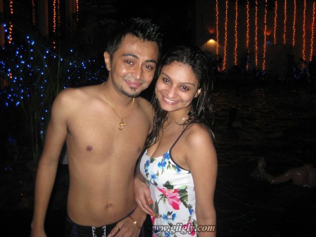 [dimpy-ganguly-private-party-leaked-pictures-8[2].jpg]