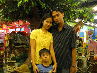 Family Pic at Toy Kingdom Megamall