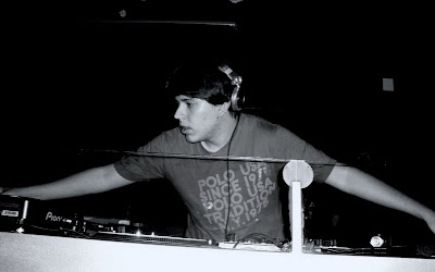 http://lh6.ggpht.com/_JJw8xMICH6Y/S3nbITTrmCI/AAAAAAAAADU/yZUQt4IUYDA/s400/DJ%20Junior%20Amorim.jpg