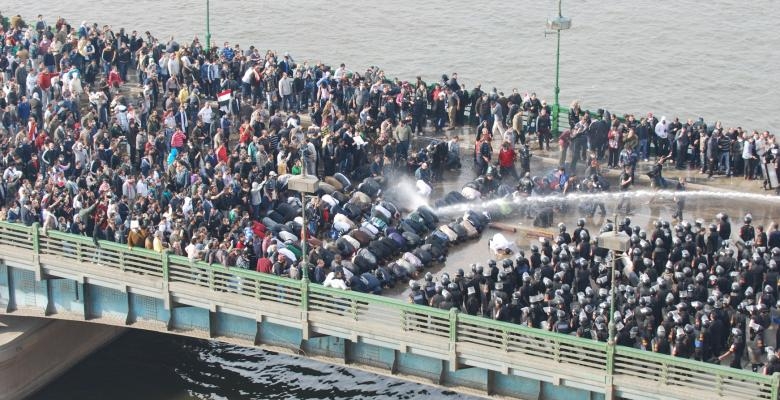 Manisfestantes pacíficos no Egipto a 25 de Janeiro de 2011