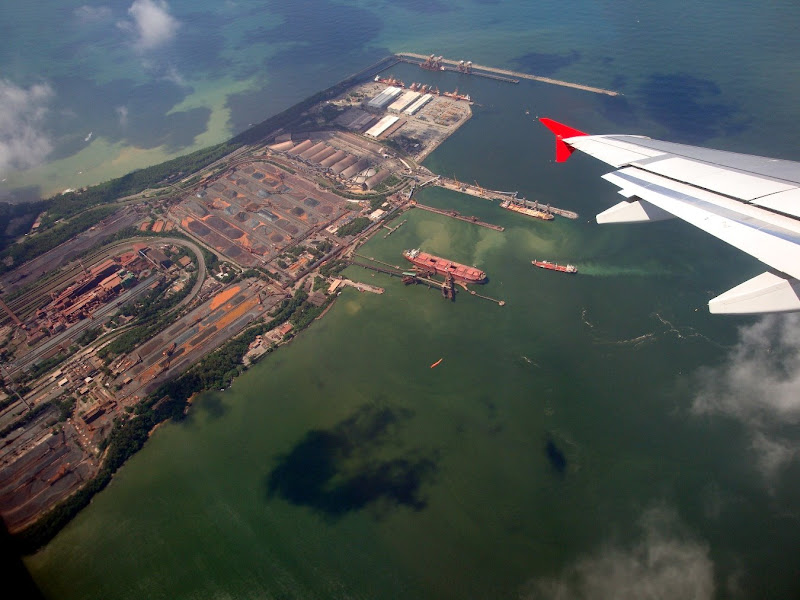 Vedere din avion către portul din Vitoria