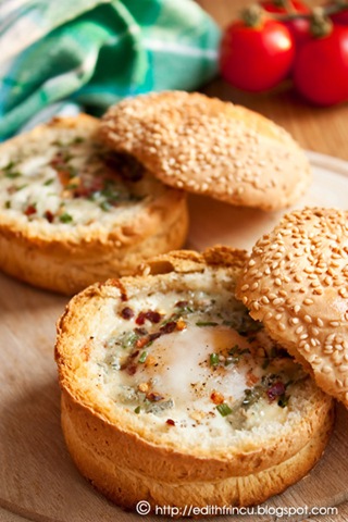 [oua in cos de paine[5].jpg]