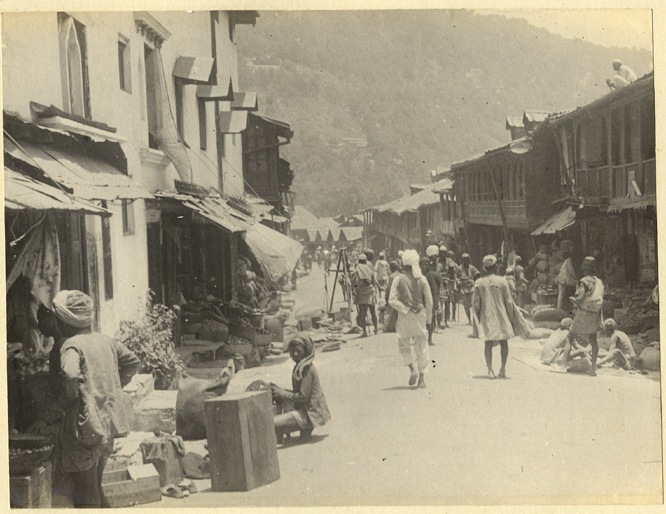 [A bazaar scene in Simla, gelatin photo, 1890's[5].jpg]