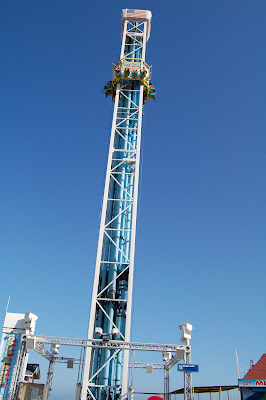 Thats me on that ride! NOT! I hate rollercoasters and rides in general.  HAHA. It must be my GAD. =)