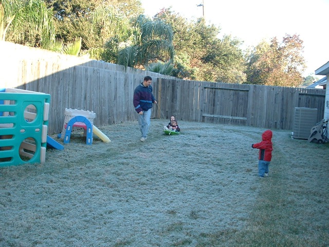 [20091205_Sledding07[3].jpg]