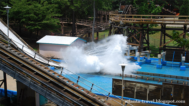 Как бороться с жарой? Six Flags Splash Water Falls!