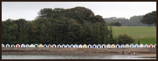[0402beachhuts[1].jpg]