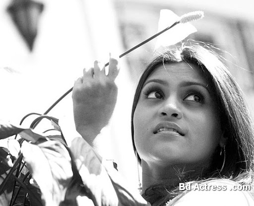 Bengali Actress Konkona Sen Photo-02