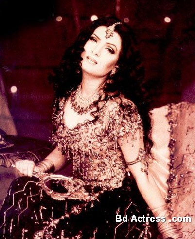 Pakistani Actress Resham Photo-03