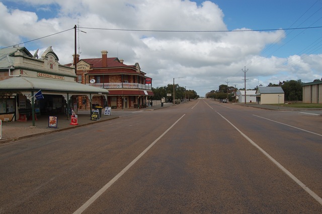 [High Street Outback Oz[2].jpg]