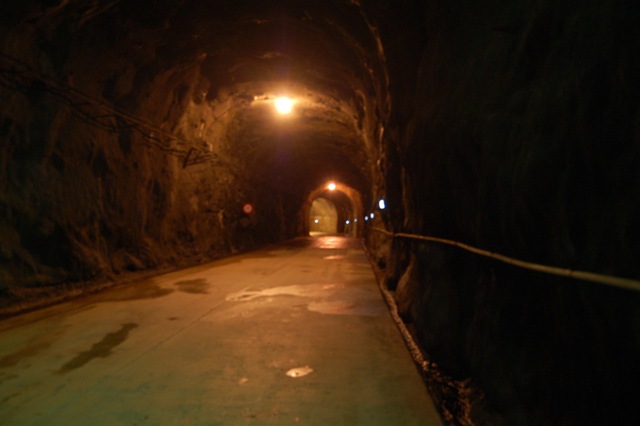 [Tunnel[2].jpg]