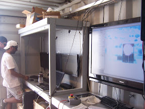 Main display showing the bright (lit) PV target at 1 km. In the background, is monitoring the climber telemetry data.