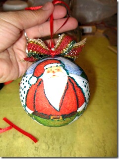 ARTEMELZA - Arte e Artesanato: Enfeite de Natal – Decoupagem em bola de  isopor | Christmas ornament - Decoupage on Styrofoam ball
