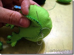 artemelza - sapo de fuxico e feltro artemelza - sapo de fuxico e feltro