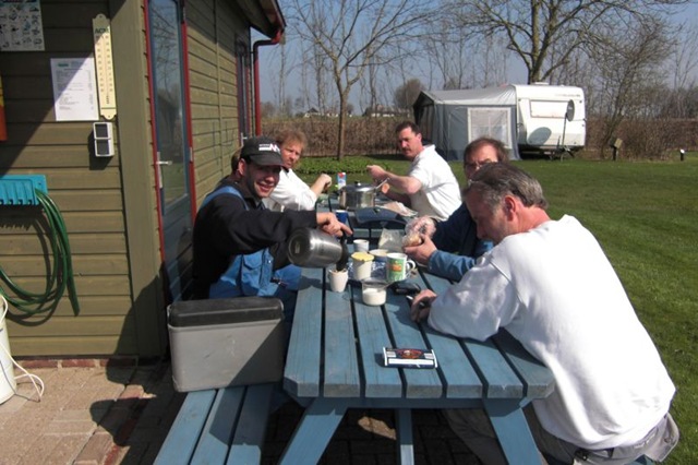[buiten_eten[3].jpg]