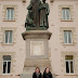 Deux lycéennes dans la cour du lycée Lamennais.