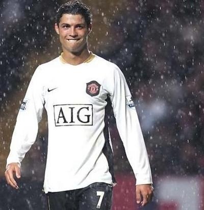 [cristiano_ronaldo[7].jpg]