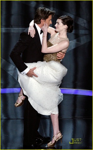 [hugh-jackman-2009-oscars-02[16].jpg]