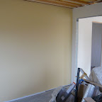 Malet væg i kontor, beige