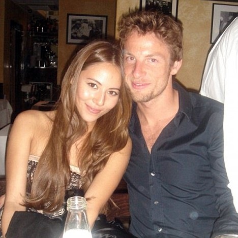 [Jessica_Michibata_button[4].jpg]