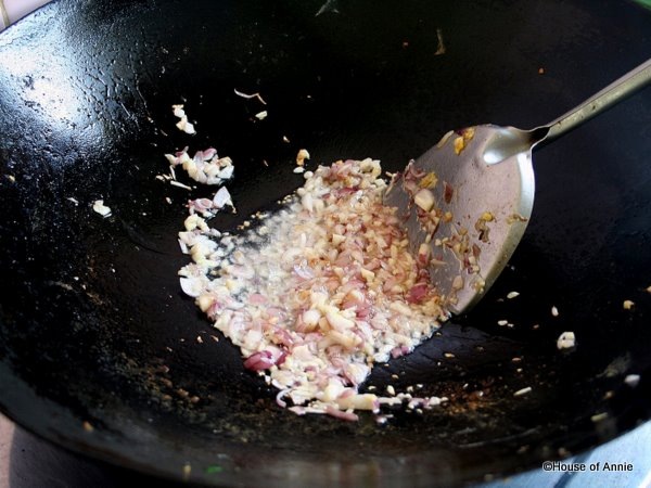 [fryinggarlicandshallots5.jpg]