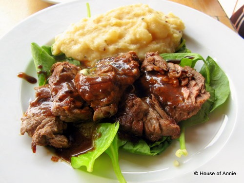 [riders cafe steak and mashed potatoes[2].jpg]
