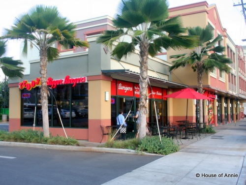[Teddy's Bigger Burgers Beretania Honolulu[2].jpg]