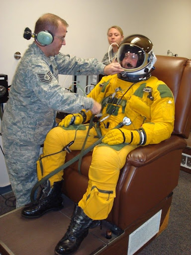 Lockheed_U-2_pilot_06.jpg