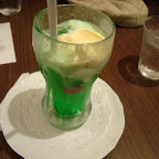 Jajaja mi bebida ultra masculina, un sorbete de melon con helado de vainilla y una cereza. Debo admitir que estaba bien rica y quise pedir otra :P