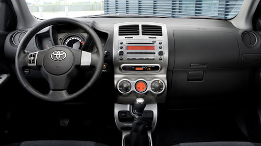 Toyota Urban Cruiser 2011