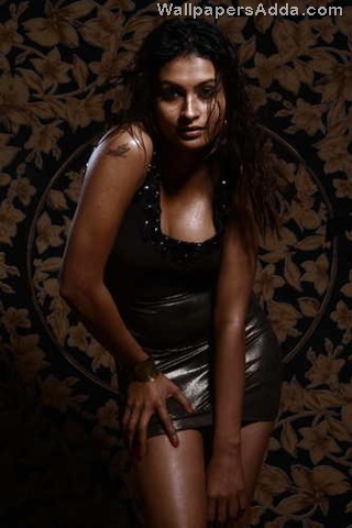 [hot-sexy-glamorous-attractive-expression[2].jpg]