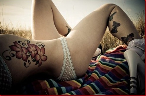 beautiful-women-with-tattoos-3