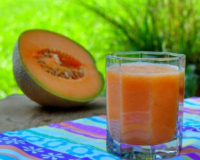[Cantaloupe Smoothie by Kitchen Parade 2010-400[5].jpg]