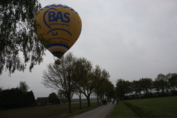 Ballonvaart met 12 personen van Eindhoven naar Valkenswaard