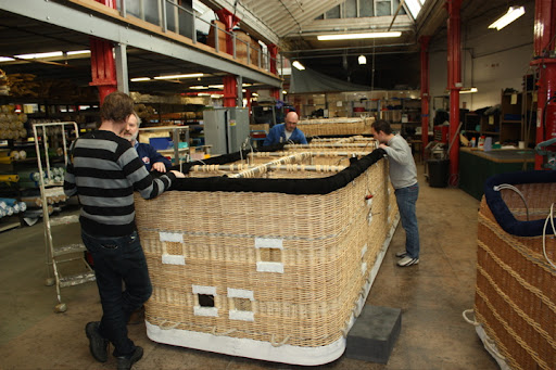 Ophalen van de PH-BBS bij Cameron balloons in Bristol