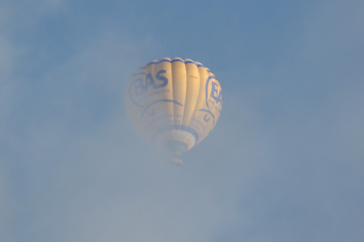 Para dropping tijdens een ballonvaart van Almelo naar Neede