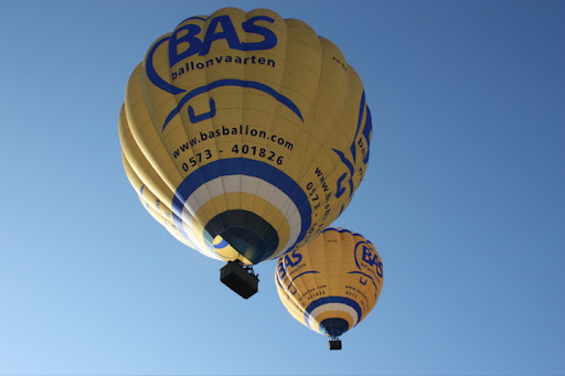 Ballonvaren vanuit Almelo naar Albergen met de PH-BIA en de PH-BBS ( Doopvaart )