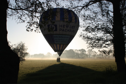 Nachtvaart met een luchtballon van Exel naar Harfsen met zonsopkomst.