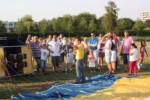 Ballonvaren met een groep van Veenendaal naar Druten Afferden met stalend weer.