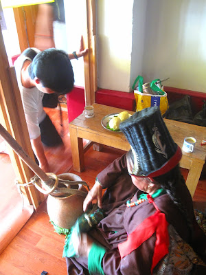 The instrument to make gur gur cha