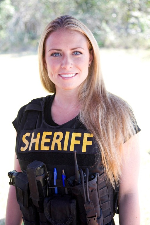 [policiais_gatas_gostosas_3[4].jpg]