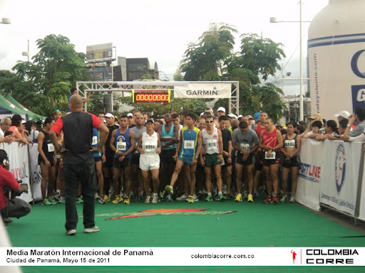 media maraton de panama 2011