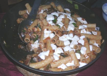 Rigatoni Auberginen Mozzarella