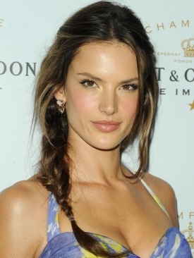 [alessandraambrosiosidebraidhairstyle_thumb[6].jpg]