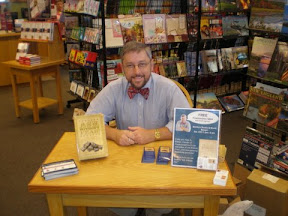 20080823.bordersbooksigning4.jpg 20080823.bordersbooksigning4.jpg