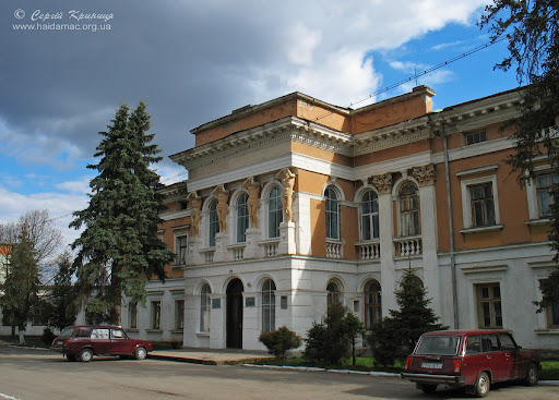 палац в Микулинцях