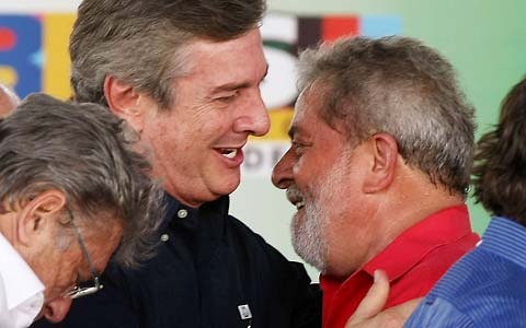 [abraco-lula-collor[5].jpg]
