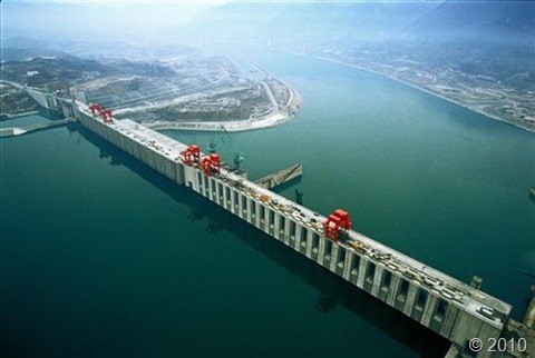 [largest-hydroelectric[3].jpg]