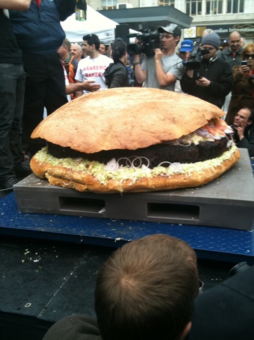 World's Largest Hamburger Contender from Canada Weighed In at 590 Pounds 01