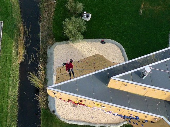 worlds_tallest_climbing_wall_13